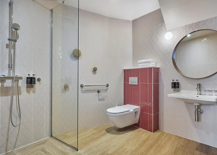 Levallois-Perret Hotels