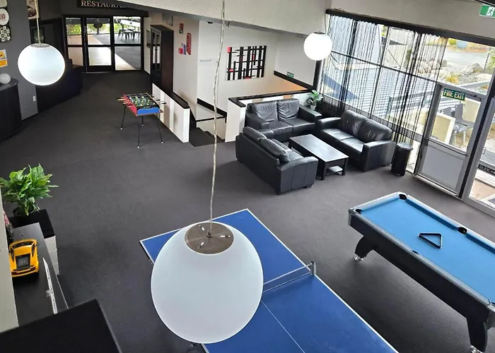 Te Anau Hotels