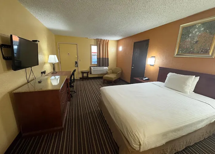 Dodge City Hotels