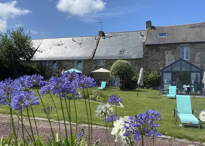 La Metairie du Vauhariot - Maison d'hôtes de Charme Vue Mer&Piscine Intérieure Chauffée Cancale