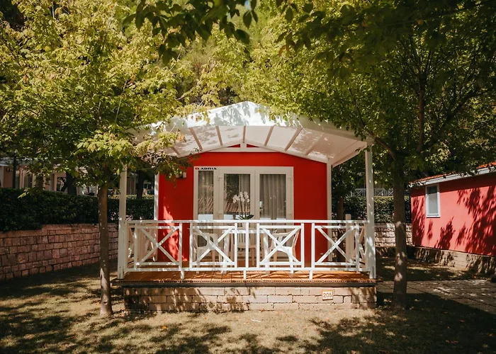 Green Garden Village con piscina, spiaggia riservata e parcheggio Sirolo