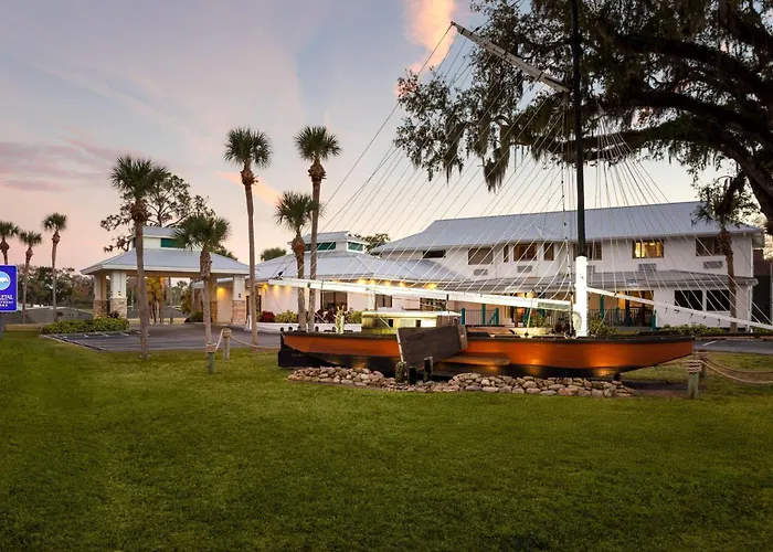 Paddletail Waterfront Lodge, Trademark Collection By Wyndham Crystal River
