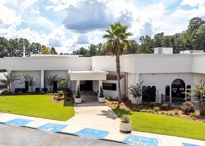 Cottonwood Suites Savannah Hotel & Conference Center Pooler