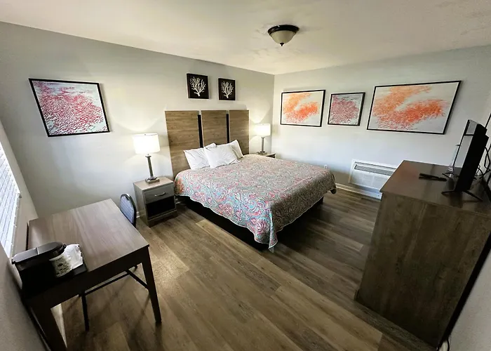 Pirates Cove Motel Carolina Beach