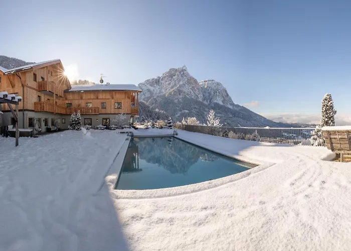Hotel con piscina a Castelrotto