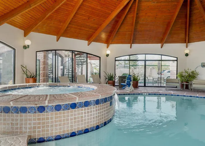 Pecos Hotels
