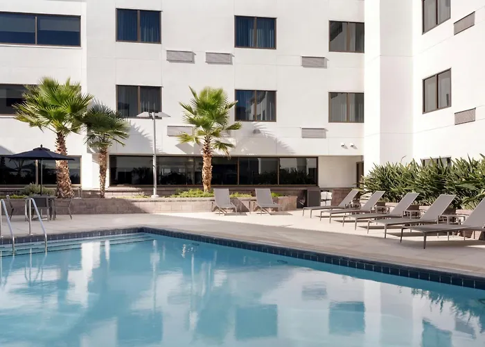 Courtyard By Marriott Redwood City