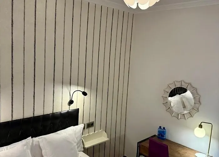 Cuatro Caminos Rooms
