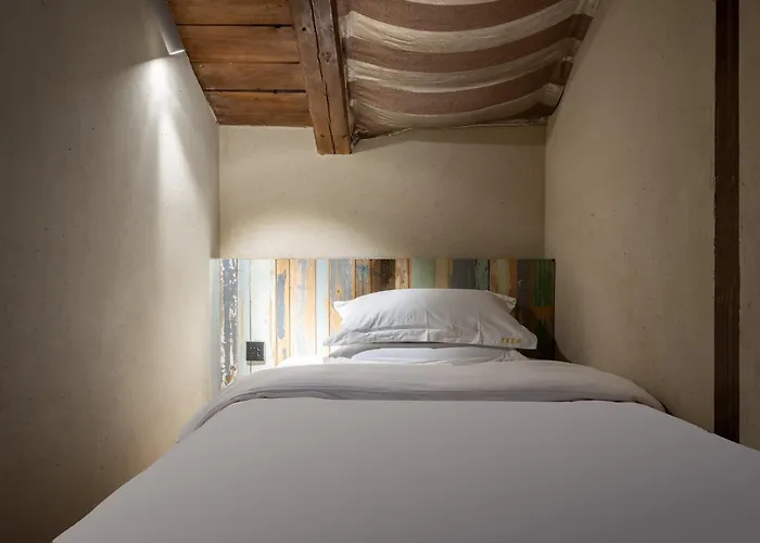 Hotels in Shangri-La