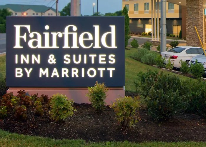 Fairfield Inn & Suites By Marriott Nashville Airport