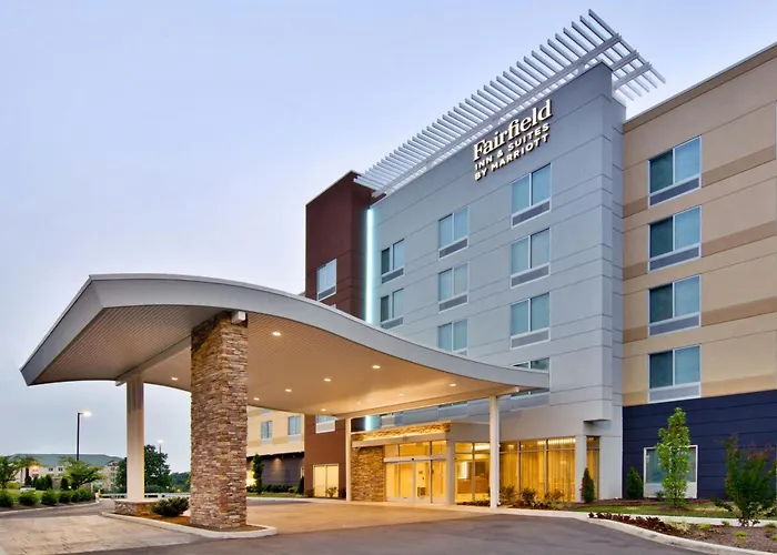 Fairfield Inn & Suites By Marriott Nashville Airport
