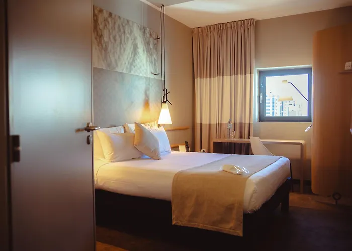 Algiers Hotels