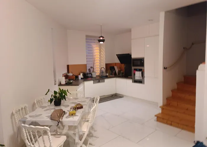 Alpinias Bed And Breakfast Marseilles