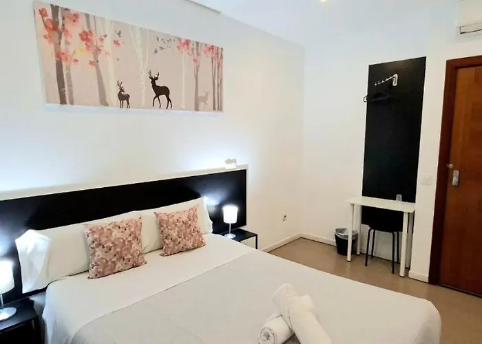 AYZ Javier Cabrini - Auto check-in property Madrid
