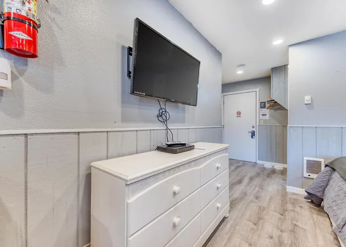 Sea Treasures Inn #104 Rockaway Beach
