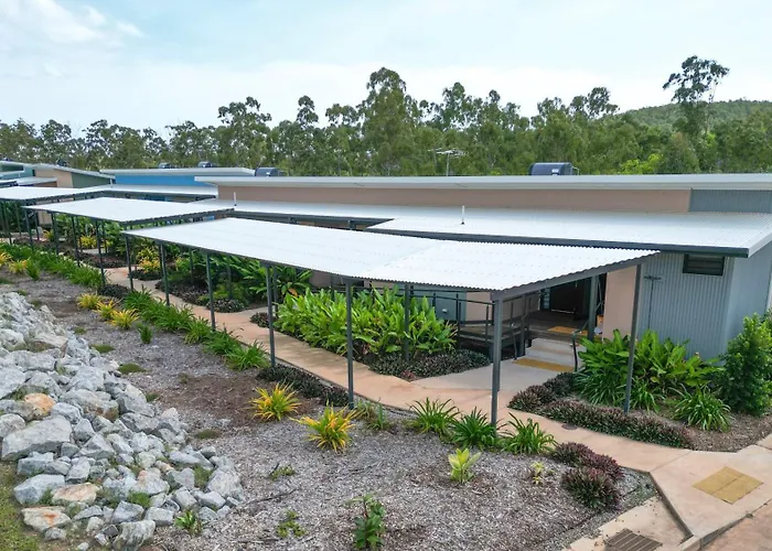 Nhulunbuy Hotels