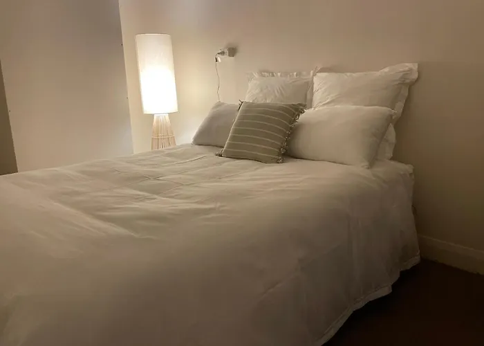 Baradine Hotels