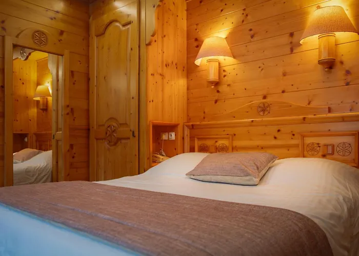 Chalet-Hôtel Neige et Roc, The Originals Relais  Samoëns