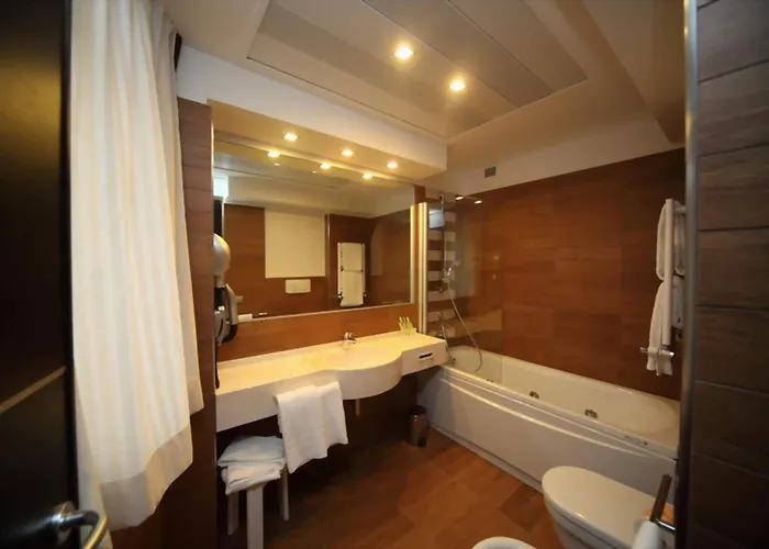 E' Hotel