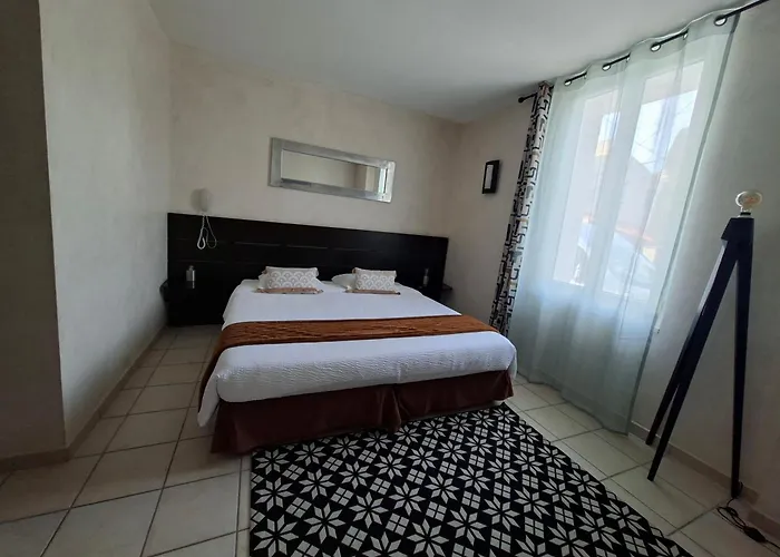 Hotels in Sanary-sur-Mer