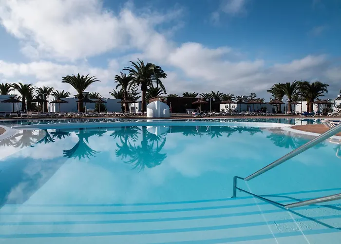 Hl Rio Playa Blanca Hotel