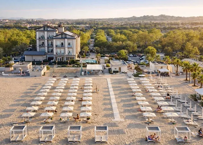 Hotel Liberty Beach - Parking & Beach