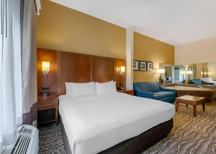 Lady Lake Hotels