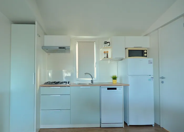 West Coast Mobilhome With Xxl Terrace Tar-Vabriga