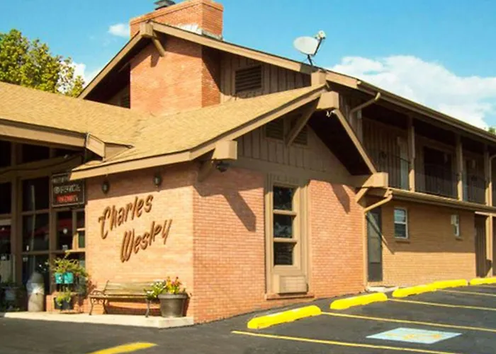 Charles Wesley Motor Lodge Downtown Broken Bow- Hochatown