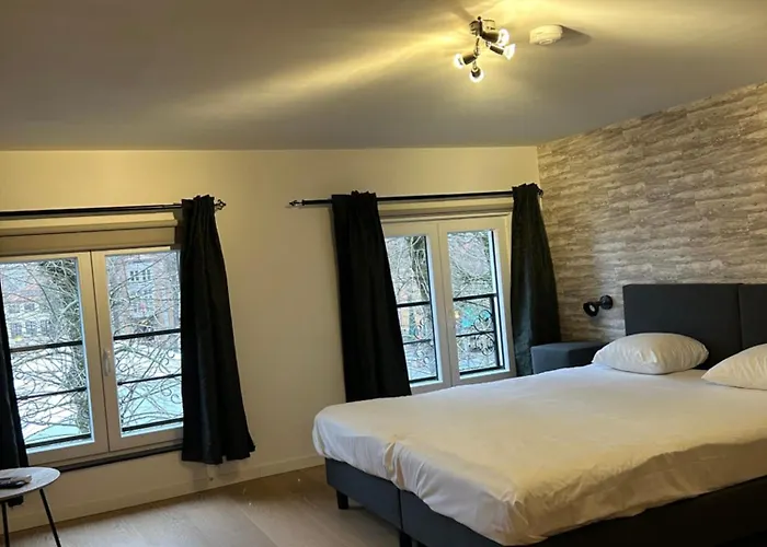 Hotels in Maaseik