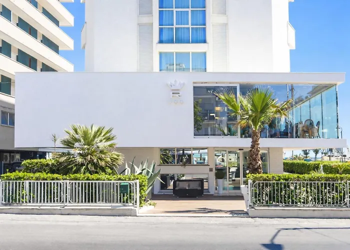 Hotel Regina in spiaggia Rimini