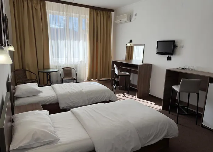 Hotels in Shayan