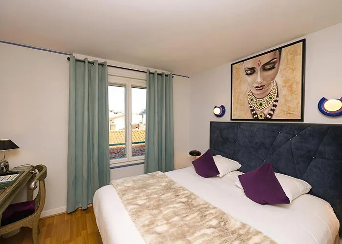 Hotels in Frontenac (Lot)