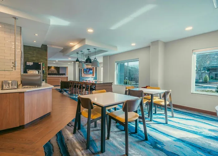 Fairfield Inn & Suites By Marriott Atlanta Kennesaw
