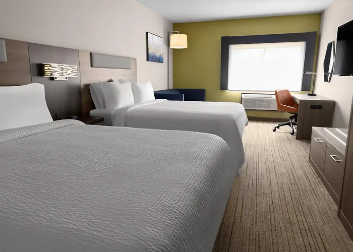 Centereach Hotels