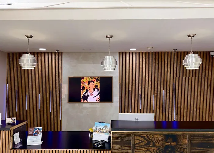 Morris Hotels