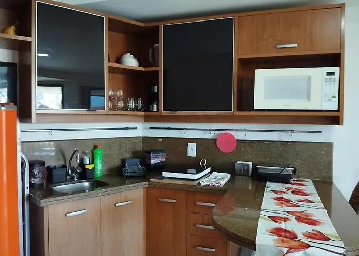 Estúdio Marulhos, equipado, varanda com vista de mar e parque aquático, à beira-mar de Muro Alto, wi-fi, restaurante, estacionamento e a 10' de Porto de Galinhas