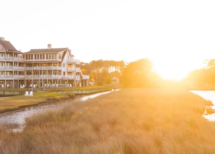 The Burrus House Inn Waterfront Suites