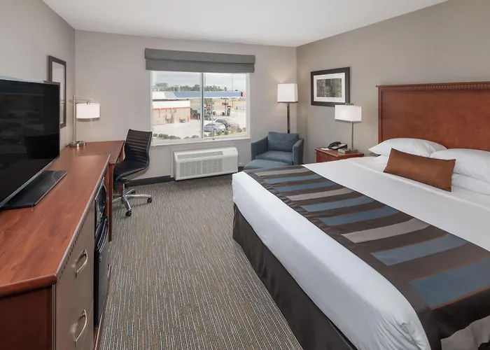Wingate By Wyndham Shreveport Airport Hotel