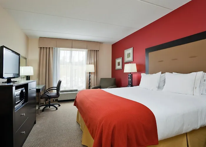 Kodak Hotels With Pool
