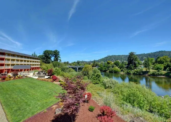 The Lodge At Roseburg