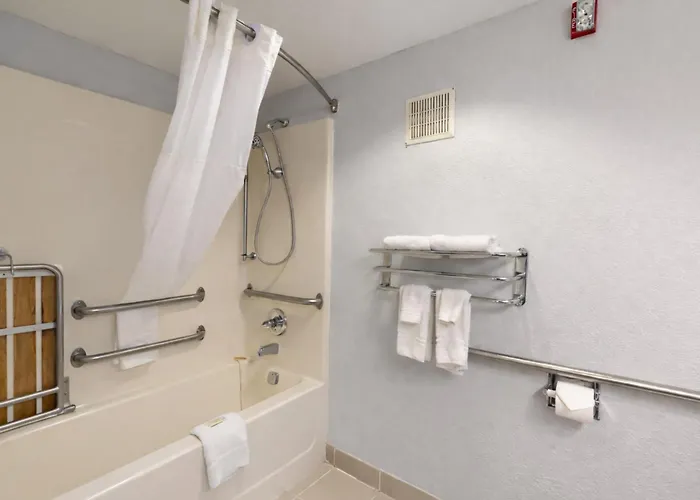 Owensboro Hotels With Pool