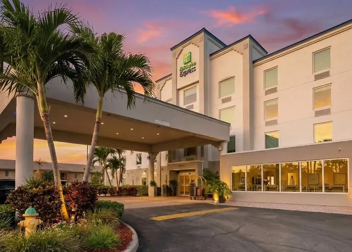 Holiday Inn Express Hotel & Suites Cocoa Beach By Ihg