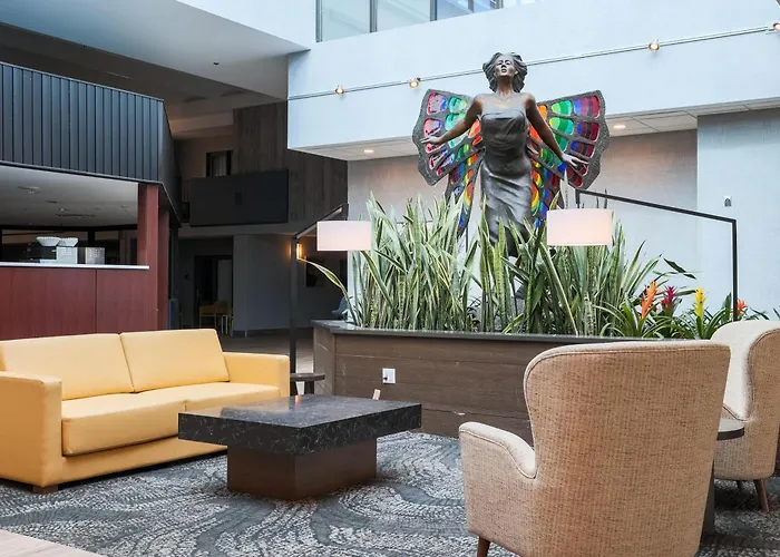 Doubletree By Hilton Austin, Mn Hotel