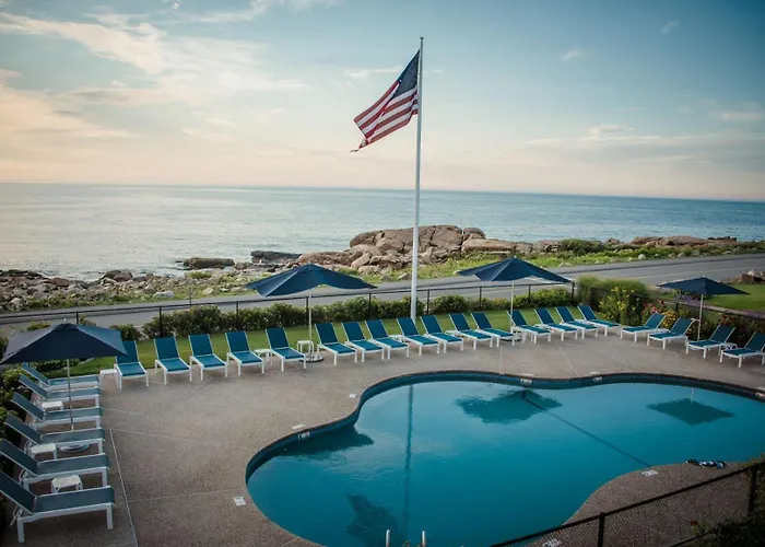 Gloucester Hotels With Pool