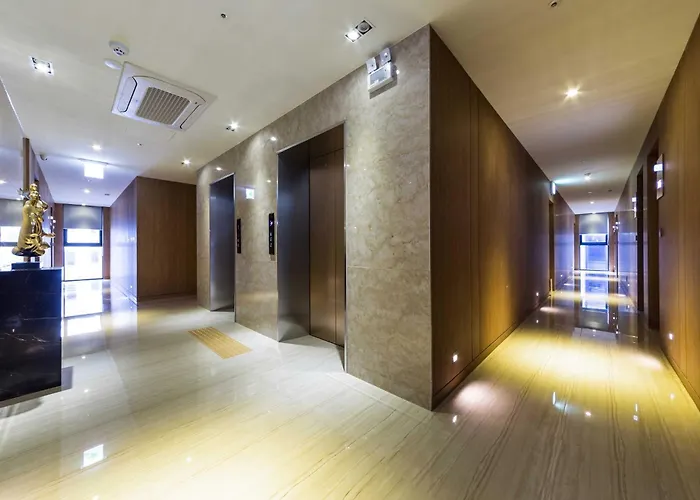 Guri Hotels