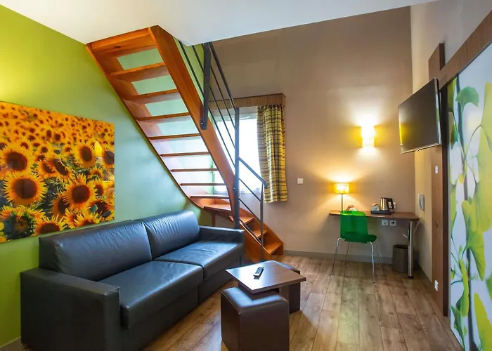 Hôtel Ibis Styles Bourges - Piscine extérieure chauffée - Restaurants à proximité