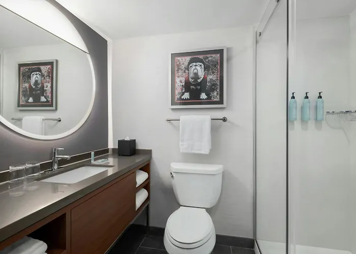 Courtyard By Marriott Athens Downtown