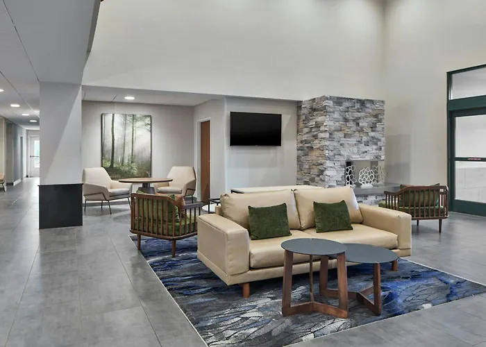 LaGrange Hotels