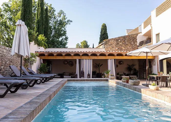 Monells Hotels